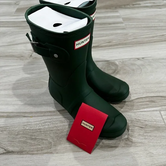 Hunters Women’s Original Short Rain Boots in Dark Green - Picture 6 of 8